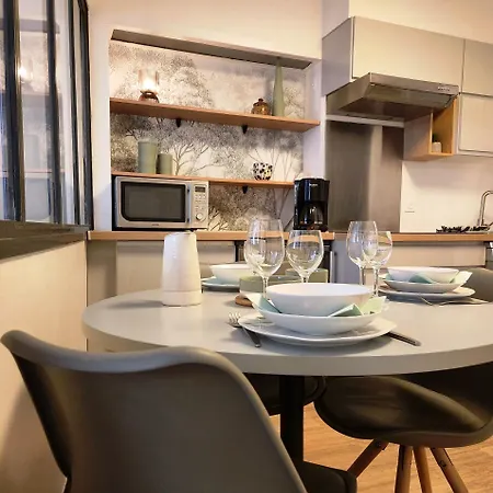 Epicurieux Hyper Centre Ville, Calme - Sejouraixlesbains Apartment *